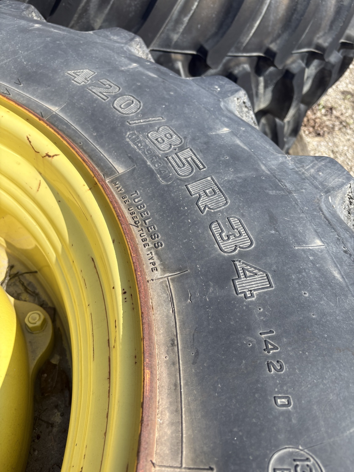  Firestone 420/85R34 Wheels / Tires / Track