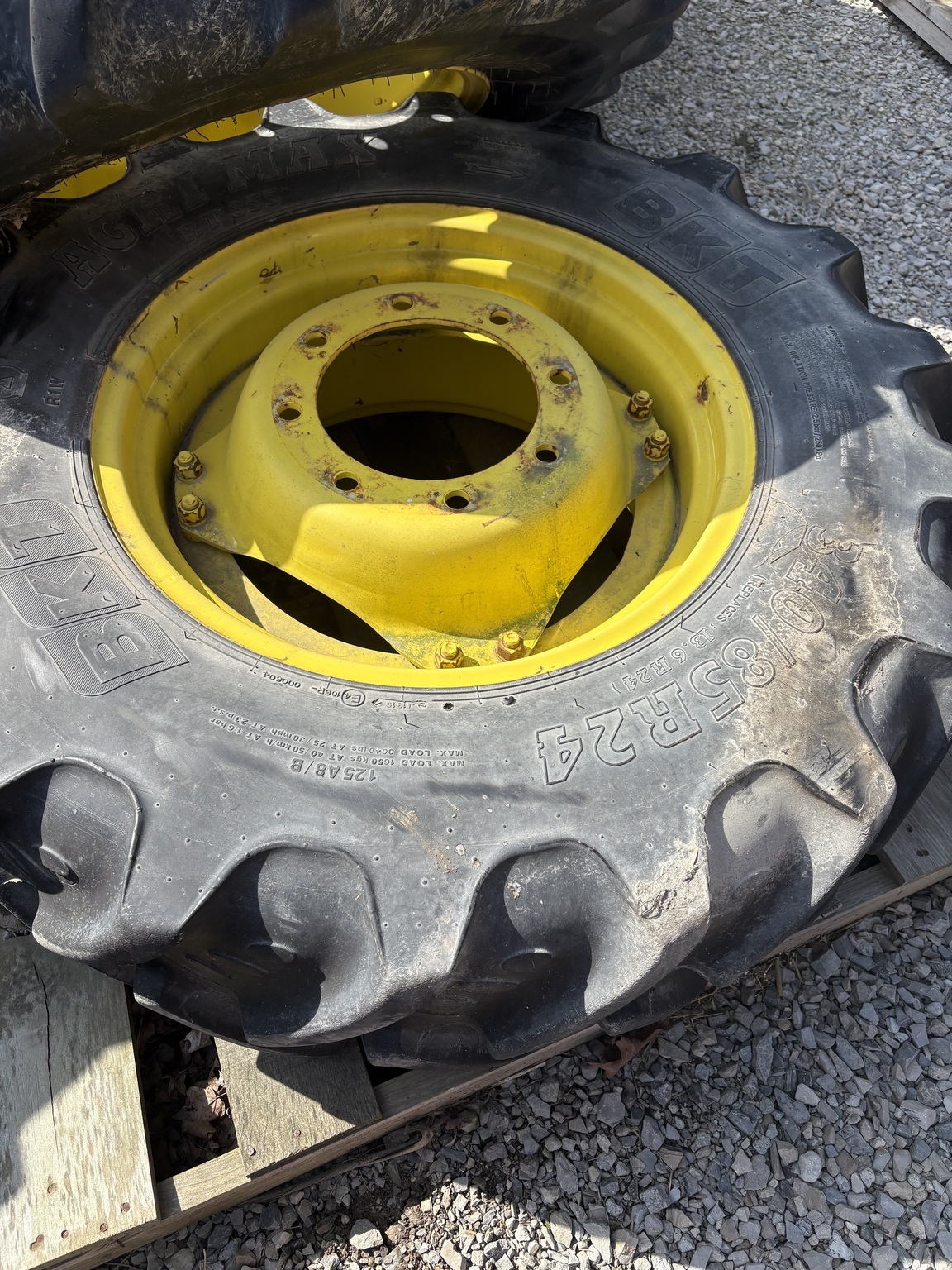  BKT 340/85R24 Wheels / Tires / Track