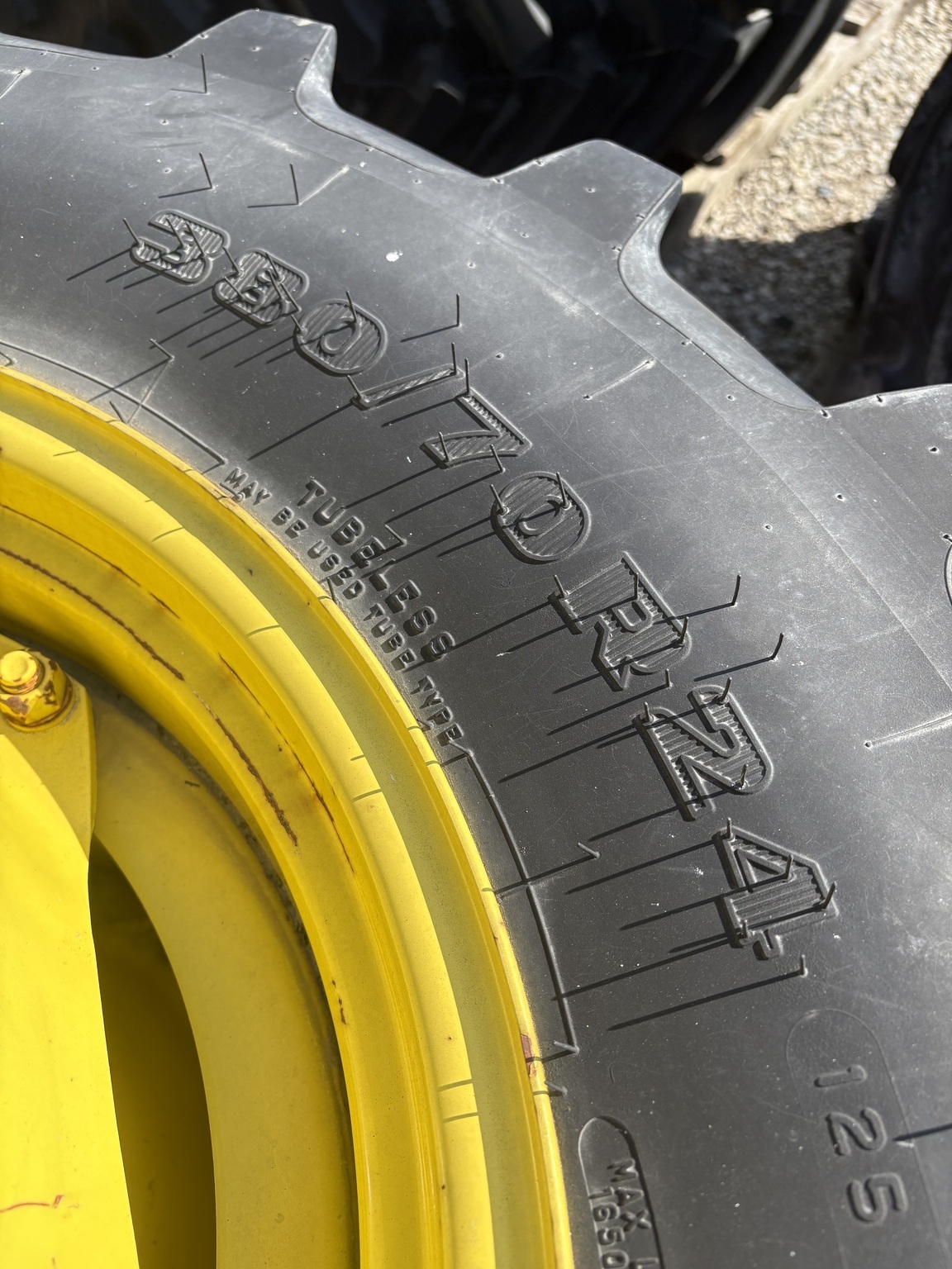  Firestone 380/70R24 Wheels / Tires / Track