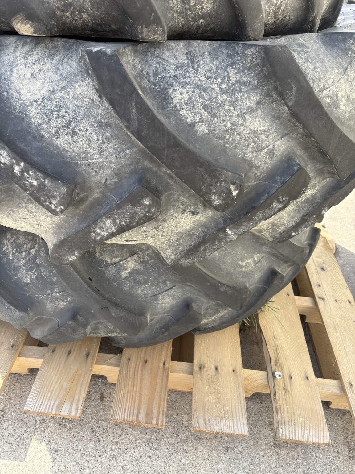  Galaxy 18.4-30 Wheels / Tires / Track