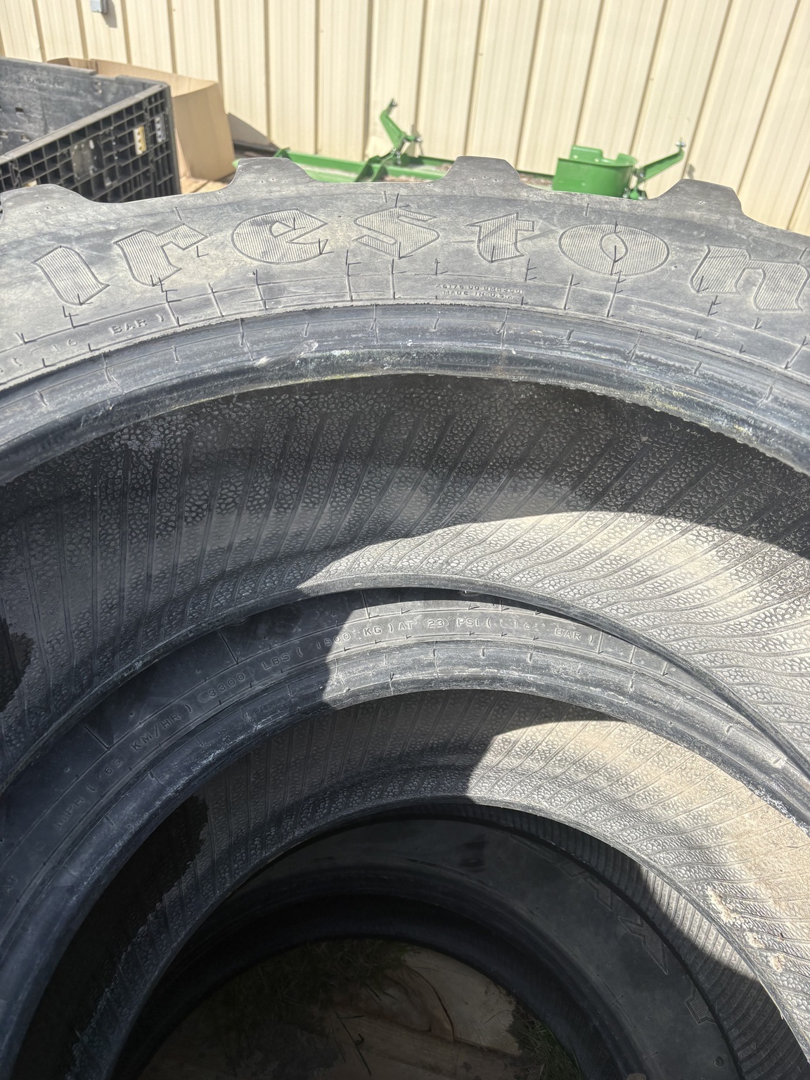  Firestone 320/85R24 Wheels / Tires / Track
