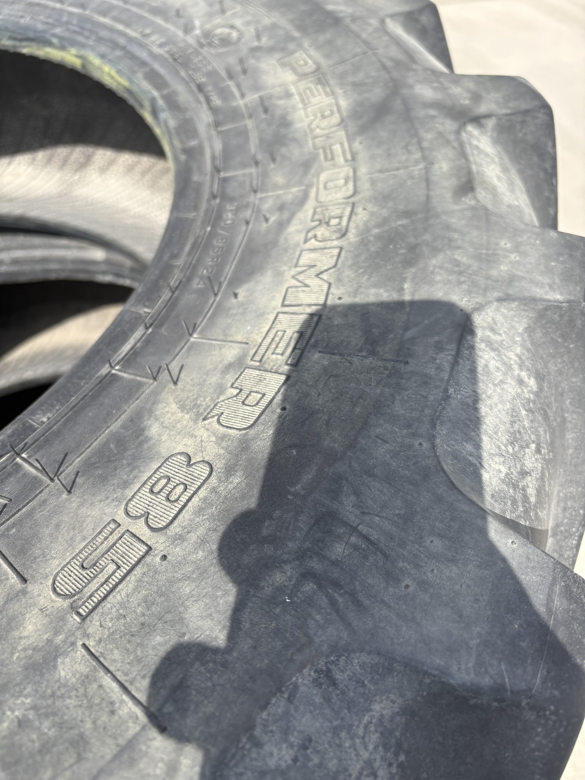  Firestone 320/85R24 Wheels / Tires / Track