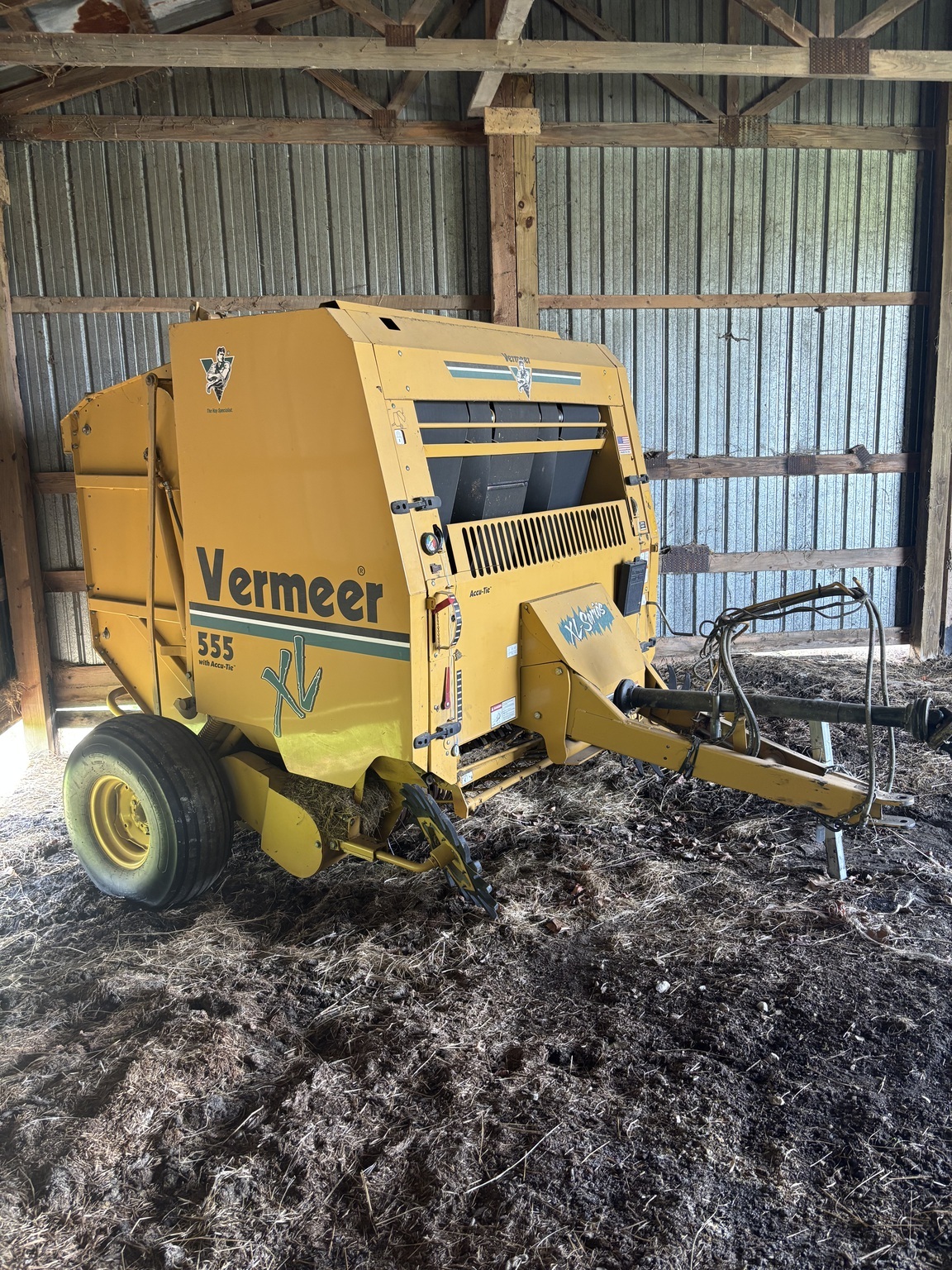 2005 Vermeer 555XL Round Baler