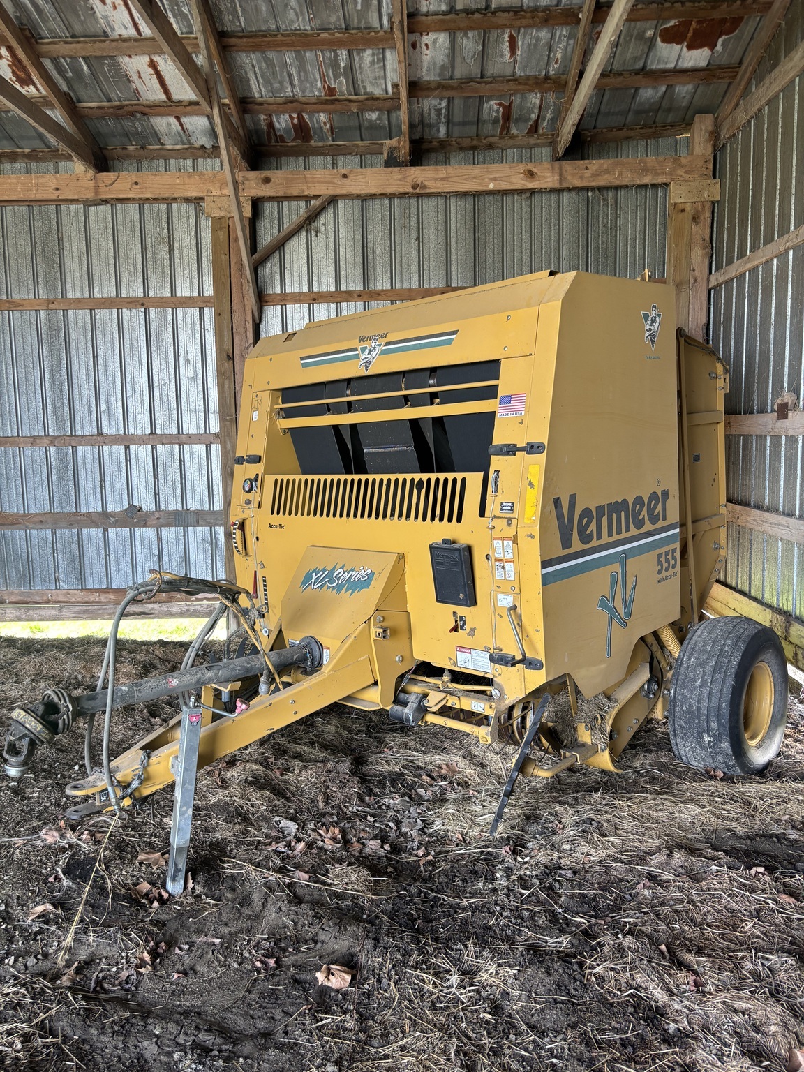 2005 Vermeer 555XL Round Baler