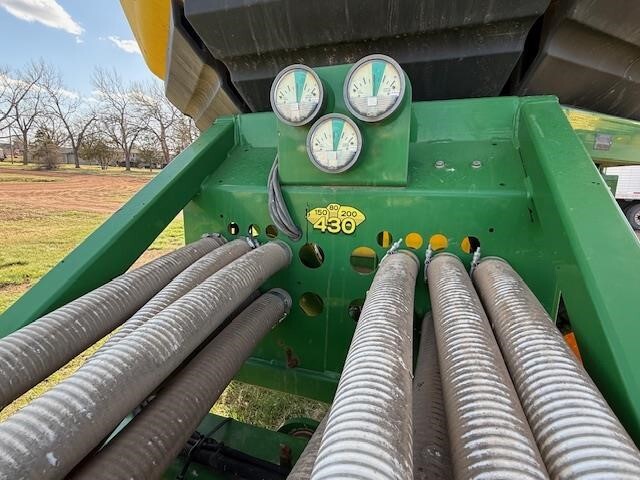 2009 John Deere 1895 Air Seeder