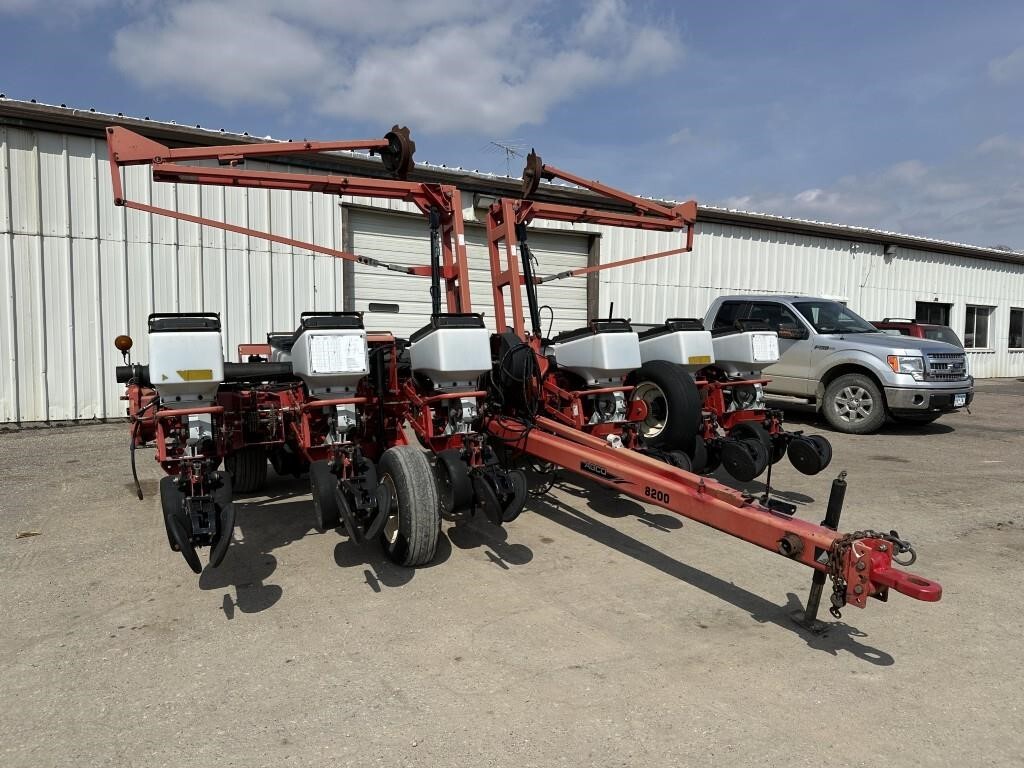 2007 White 8222 Planter