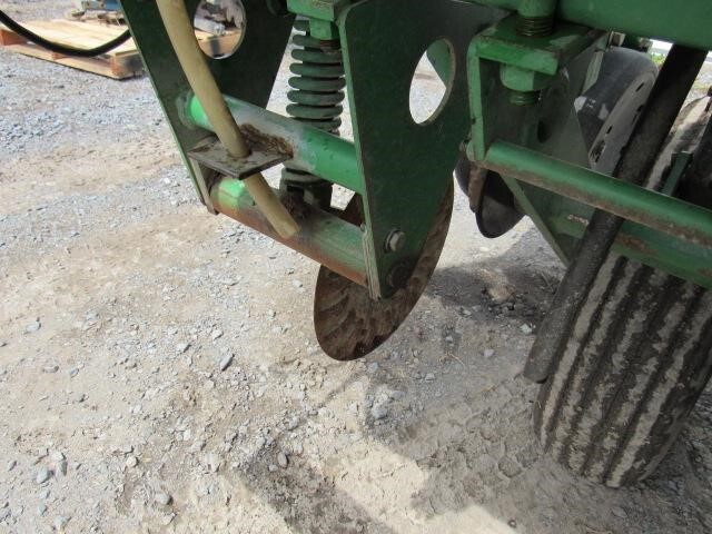 2005 John Deere 1750 Planter
