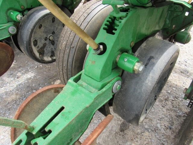 2005 John Deere 1750 Planter