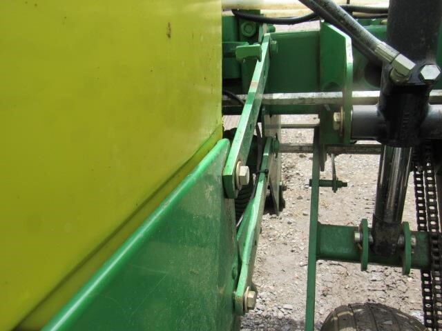 2005 John Deere 1750 Planter