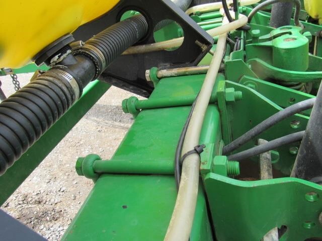 2005 John Deere 1750 Planter