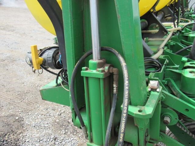 2005 John Deere 1750 Planter