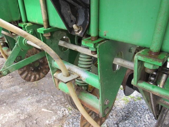 2005 John Deere 1750 Planter