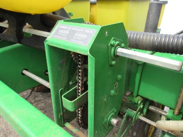 2005 John Deere 1750 Planter