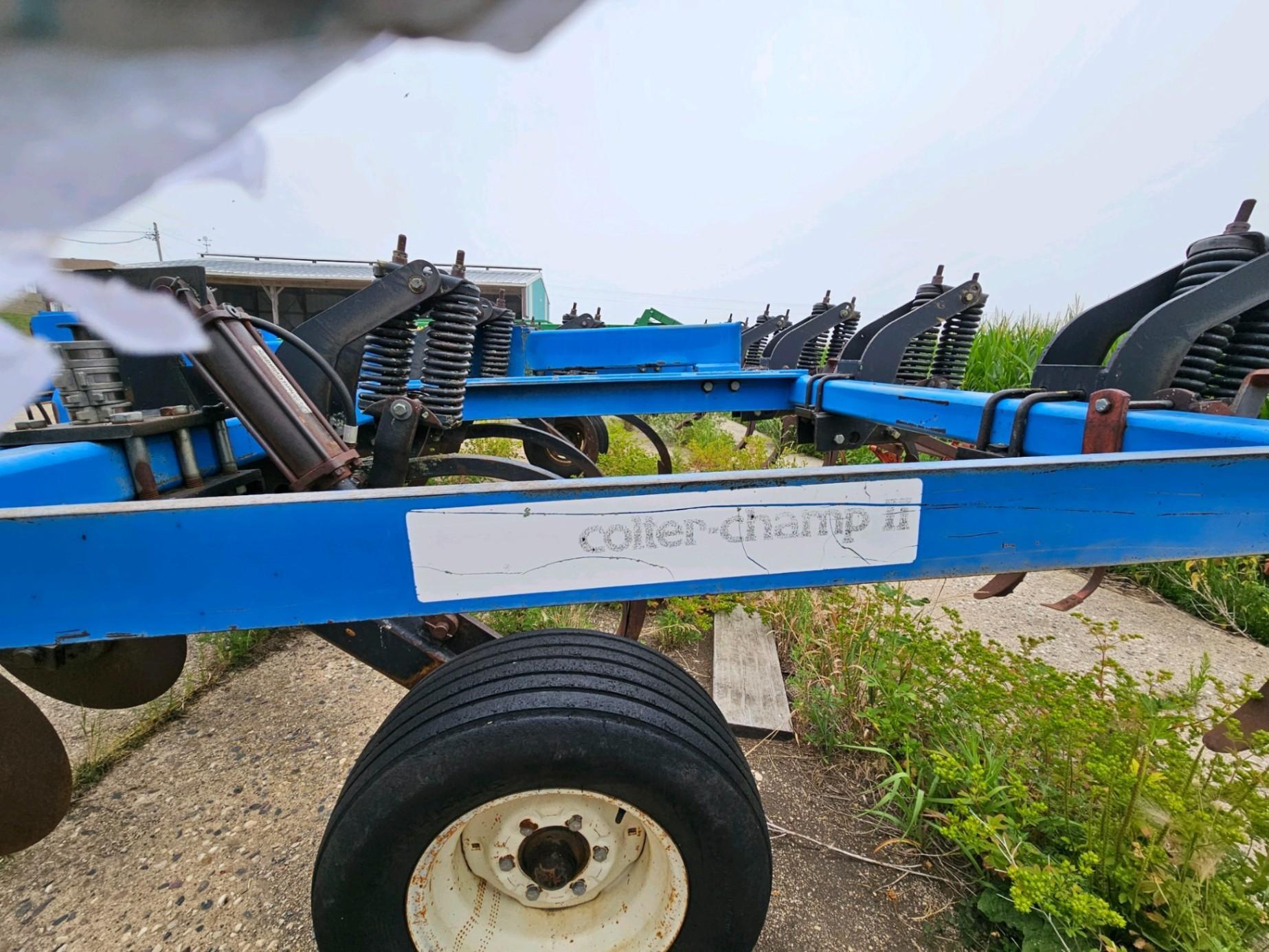  DMI Colter-Champ II Chisel Plow