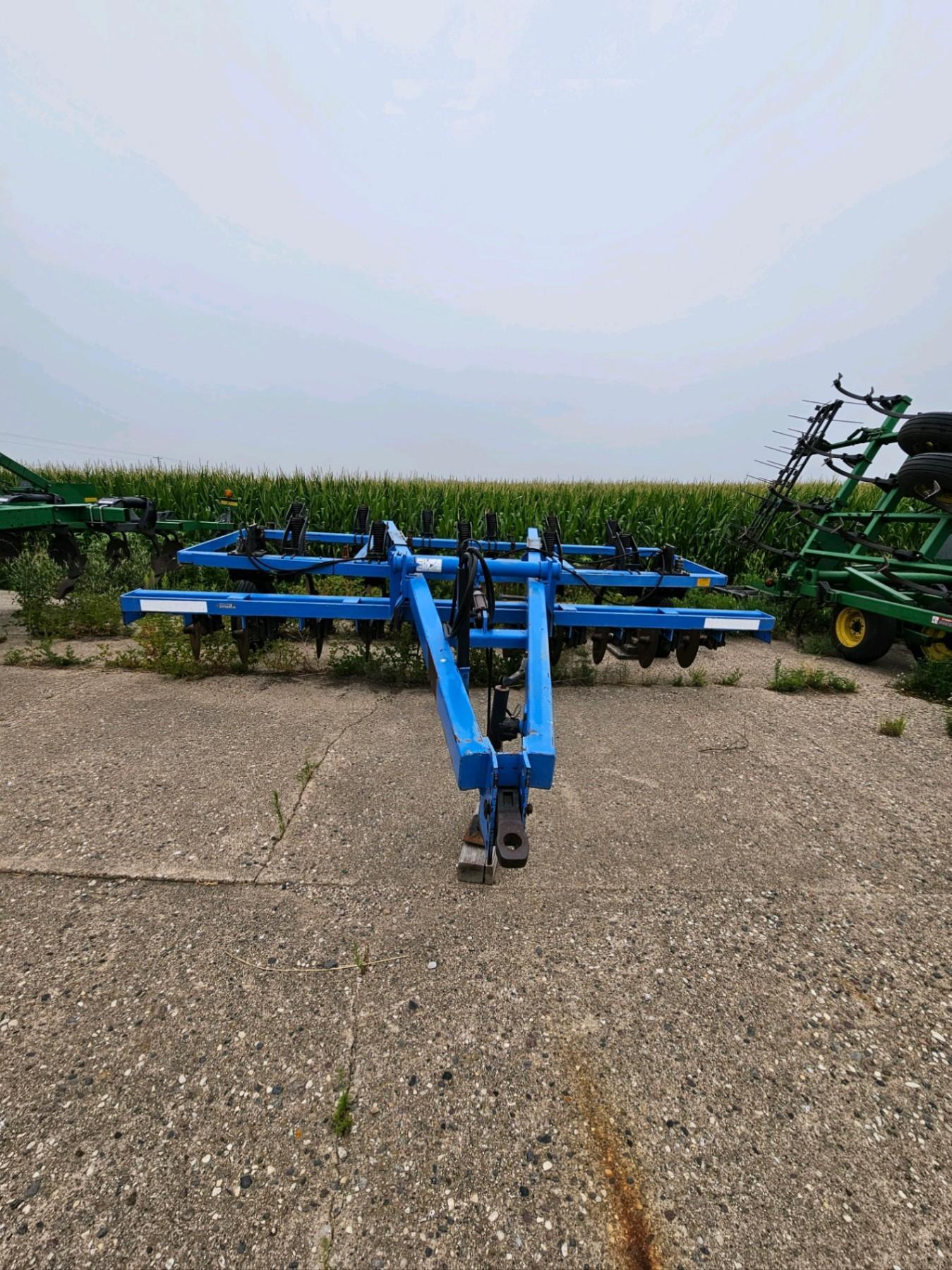  DMI Colter-Champ II Chisel Plow