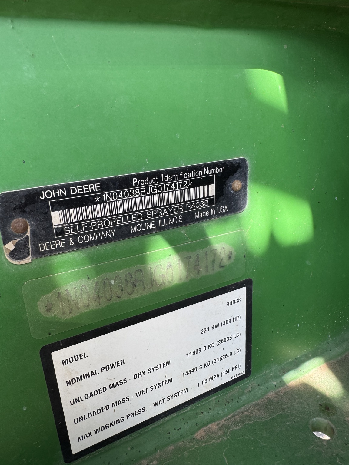 2017 John Deere R4038 Self-Propelled Sprayer