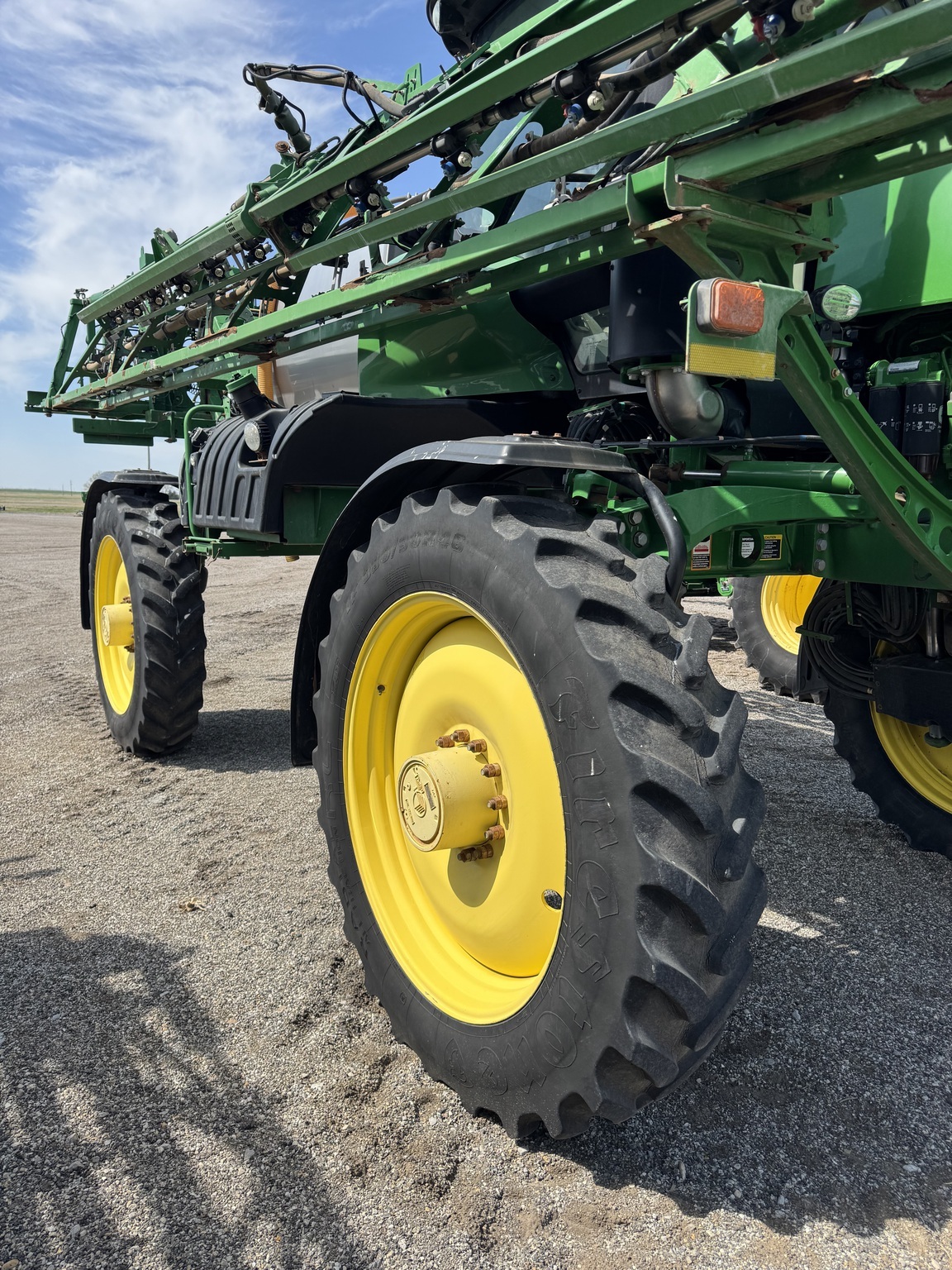 2017 John Deere R4038 Self-Propelled Sprayer