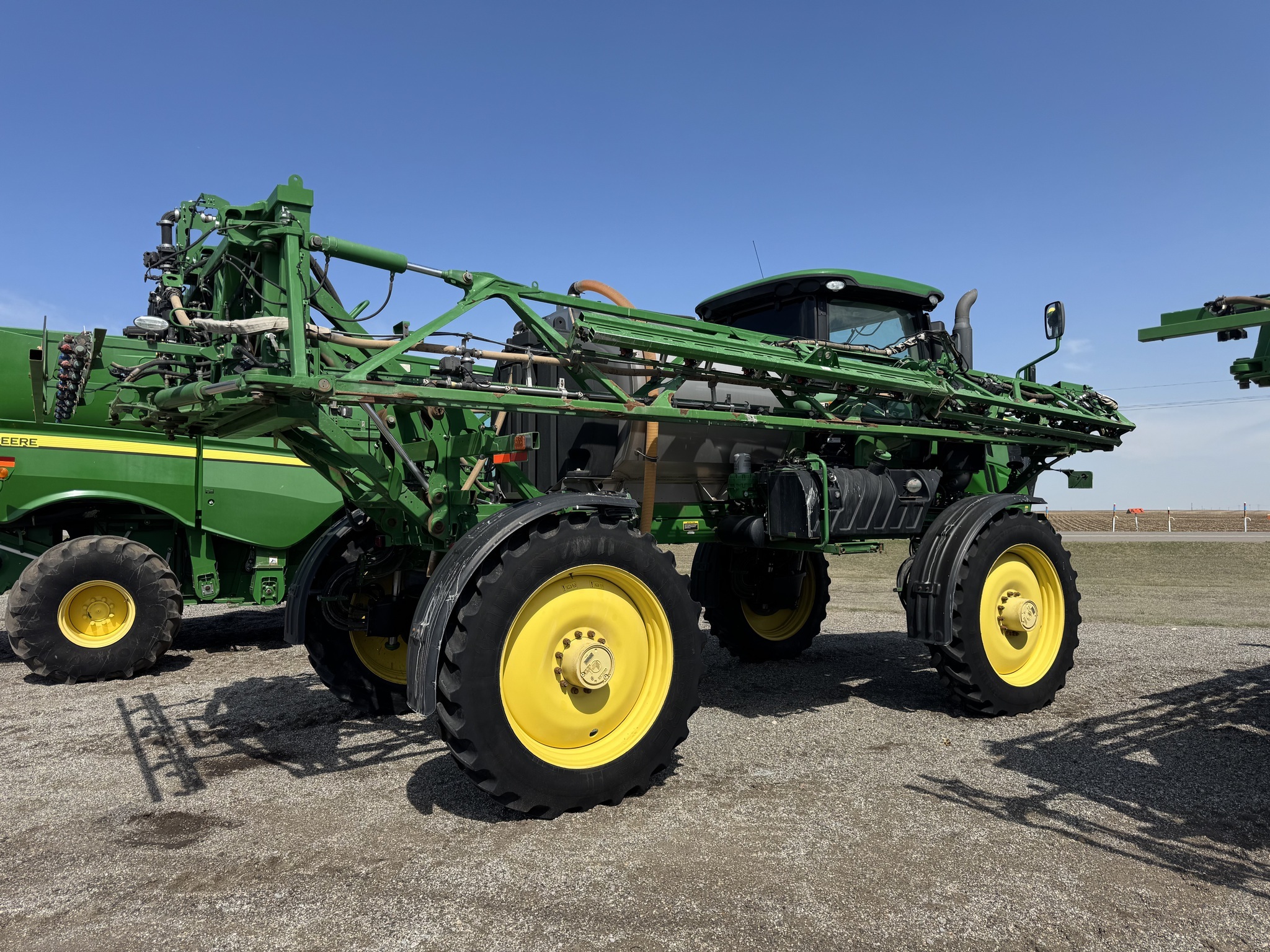 2017 John Deere R4038 Self-Propelled Sprayer