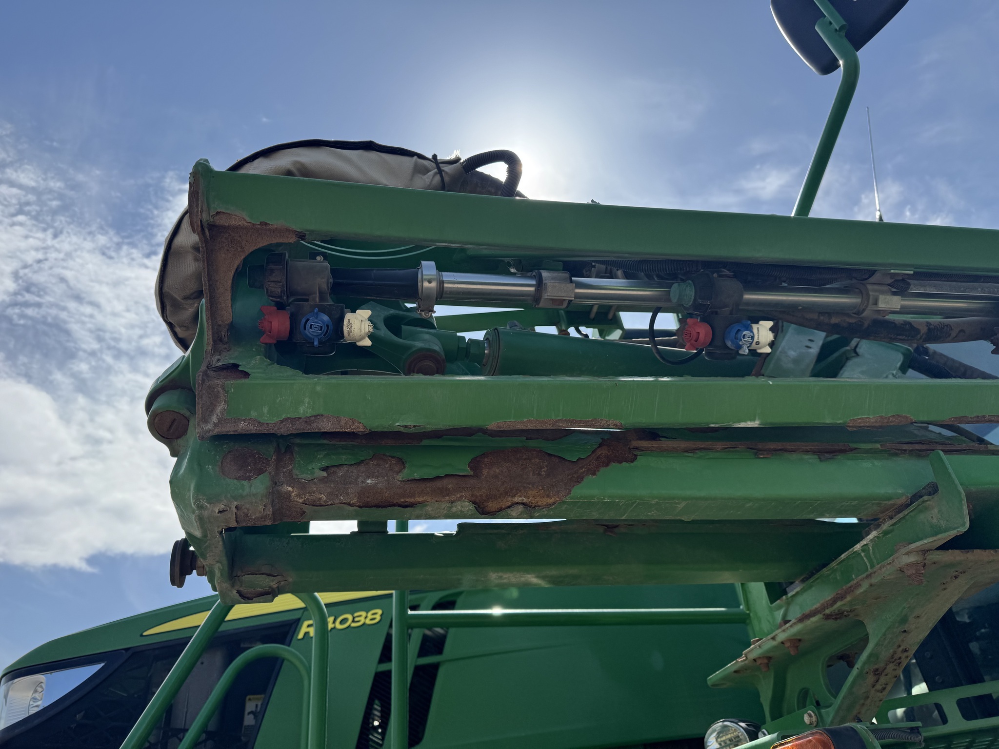 2017 John Deere R4038 Self-Propelled Sprayer