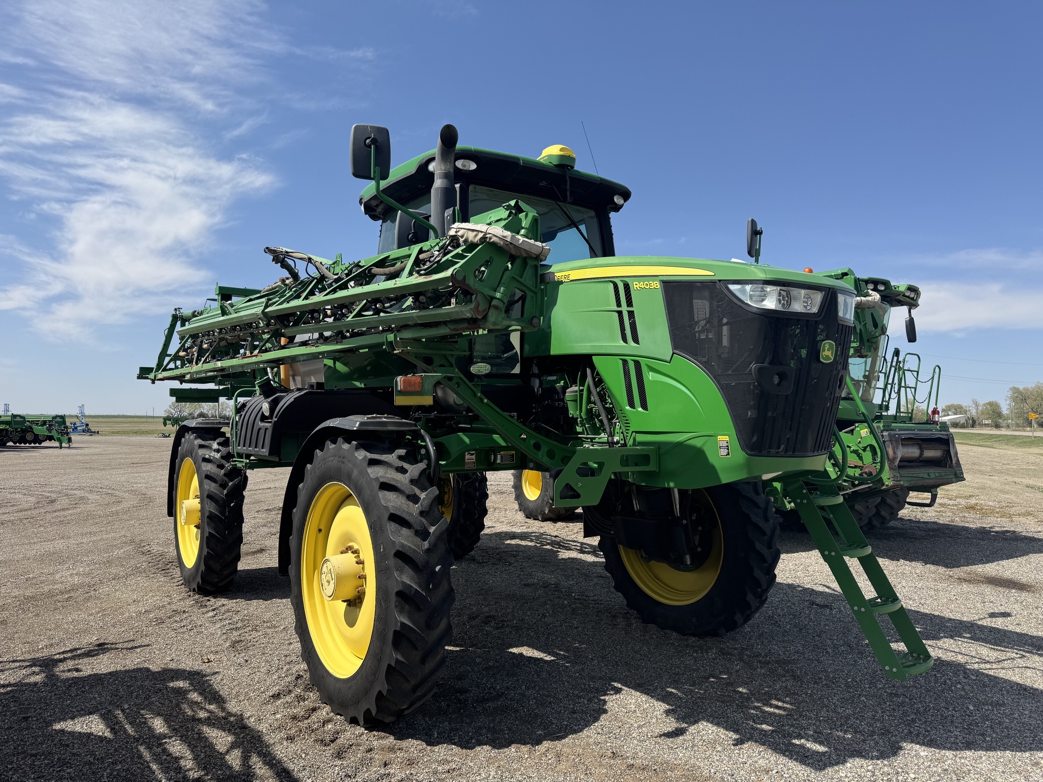 2017 John Deere R4038 Self-Propelled Sprayer