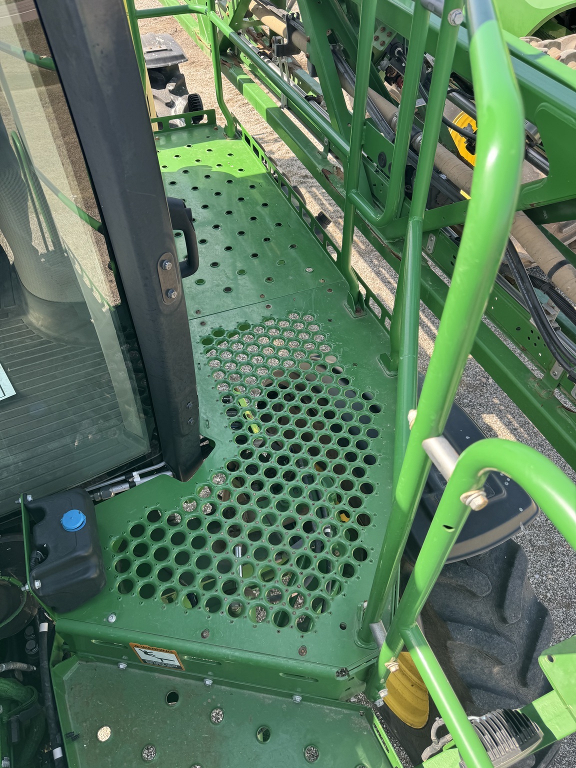 2017 John Deere R4038 Self-Propelled Sprayer