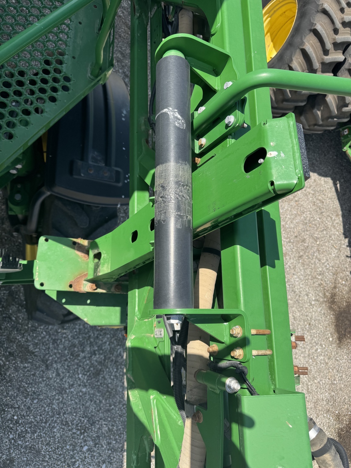 2017 John Deere R4038 Self-Propelled Sprayer