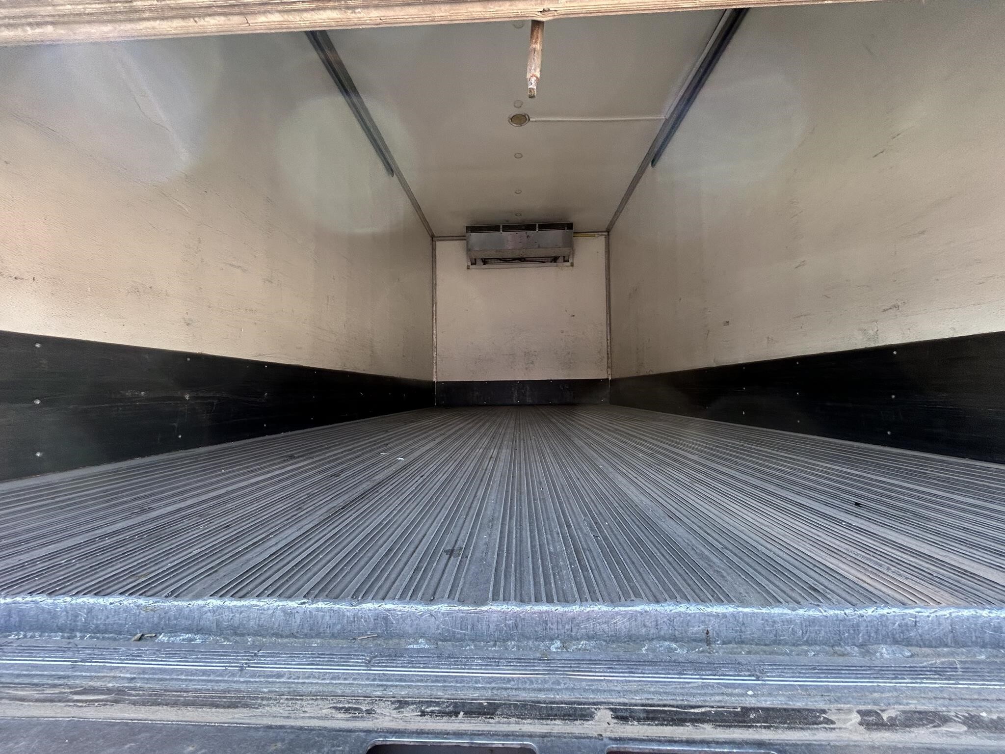 2019 Isuzu NPR XD Box Trucks/Trailer