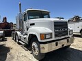 2003 Mack CH613 Semi Trucks/Trailer