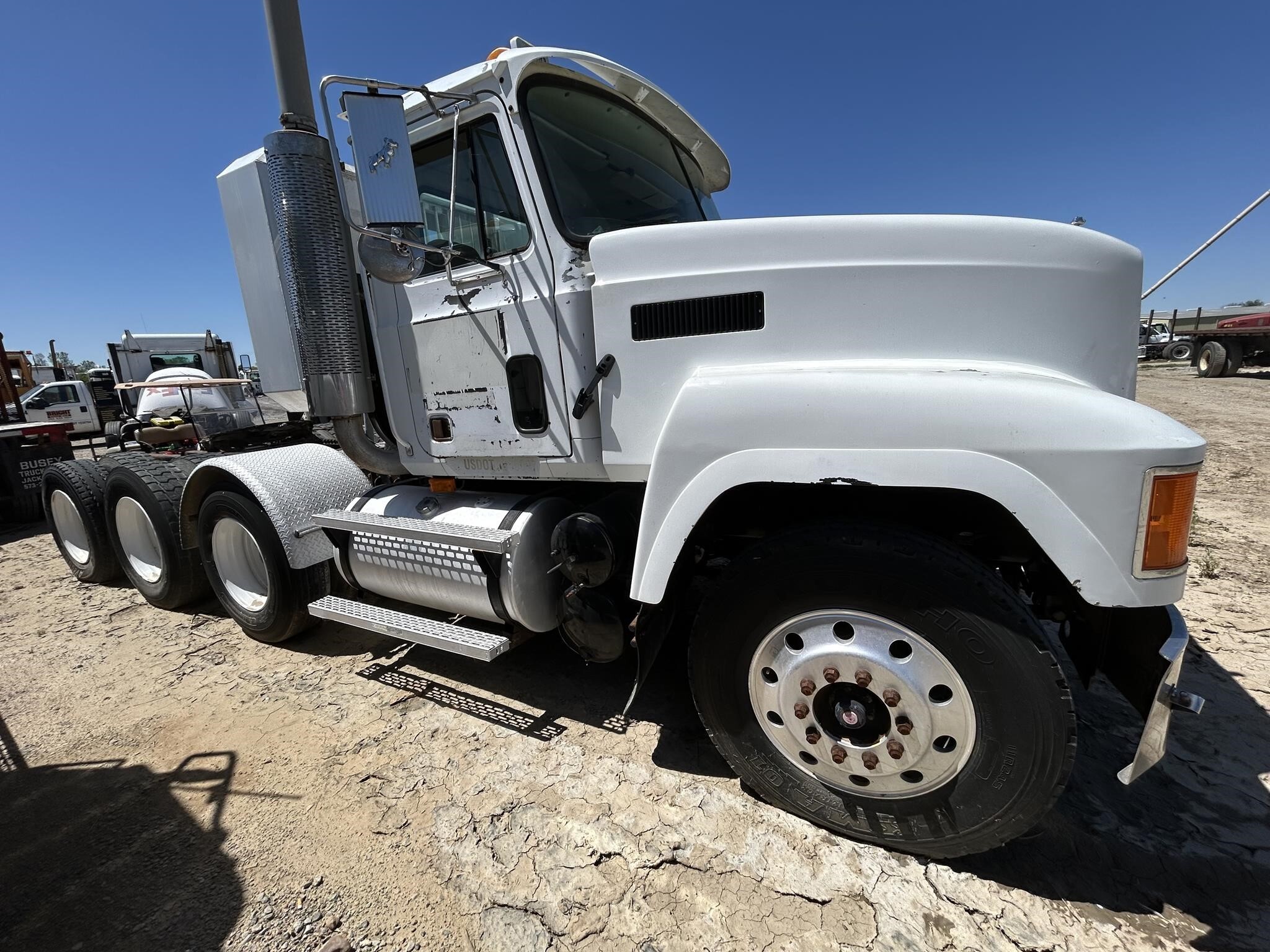 2003 Mack CH613 Semi Trucks/Trailer