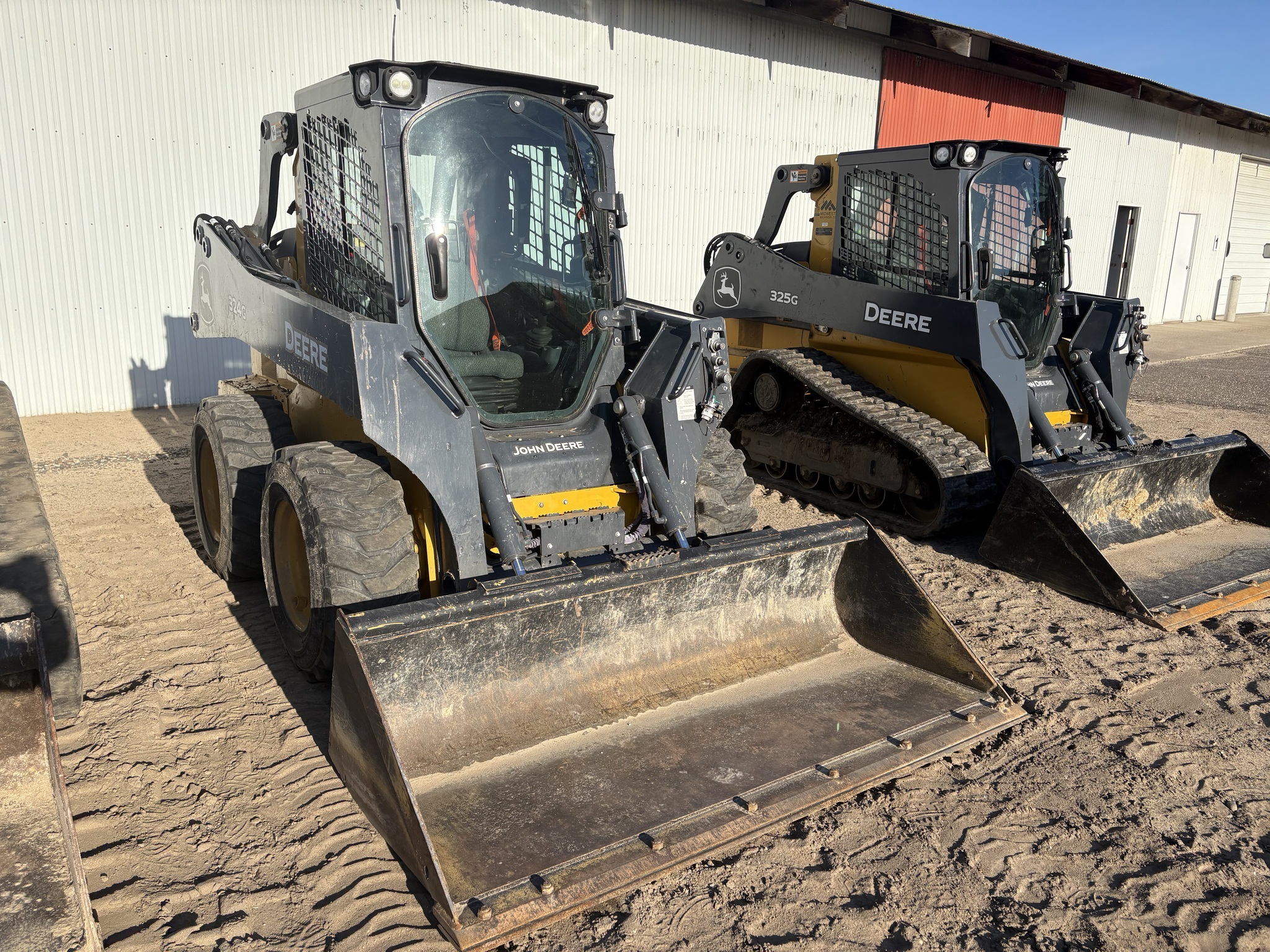 2021 Deere 324G Skid Steer