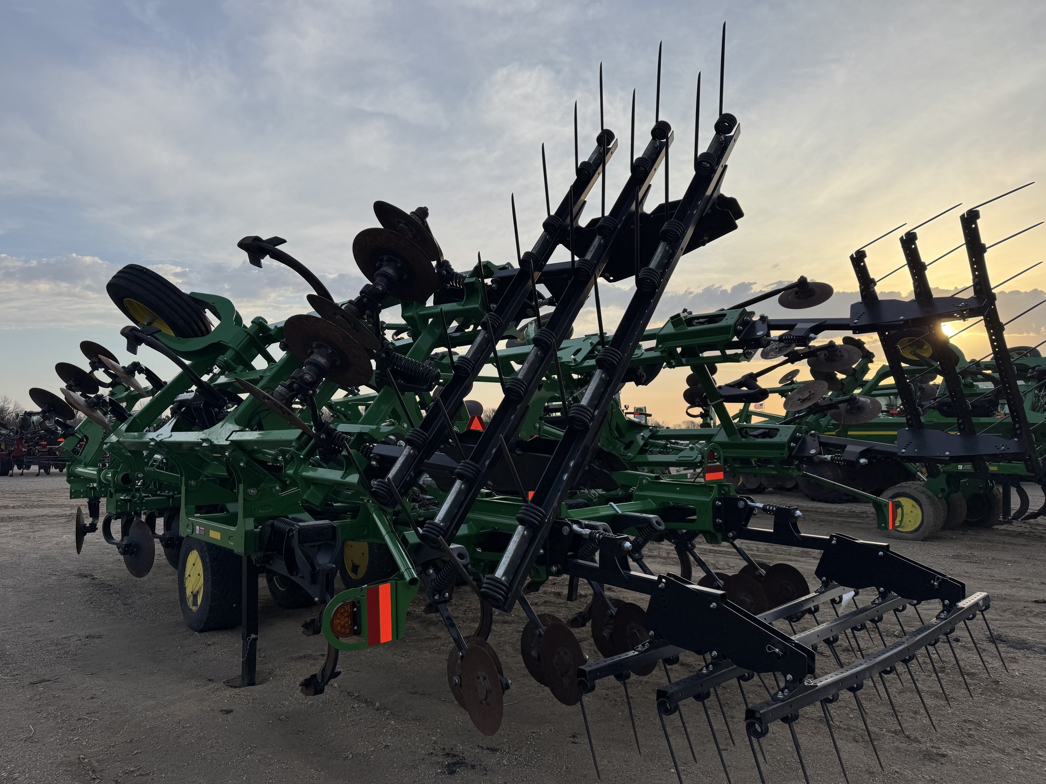 2024 John Deere 2730 Disk Chisel