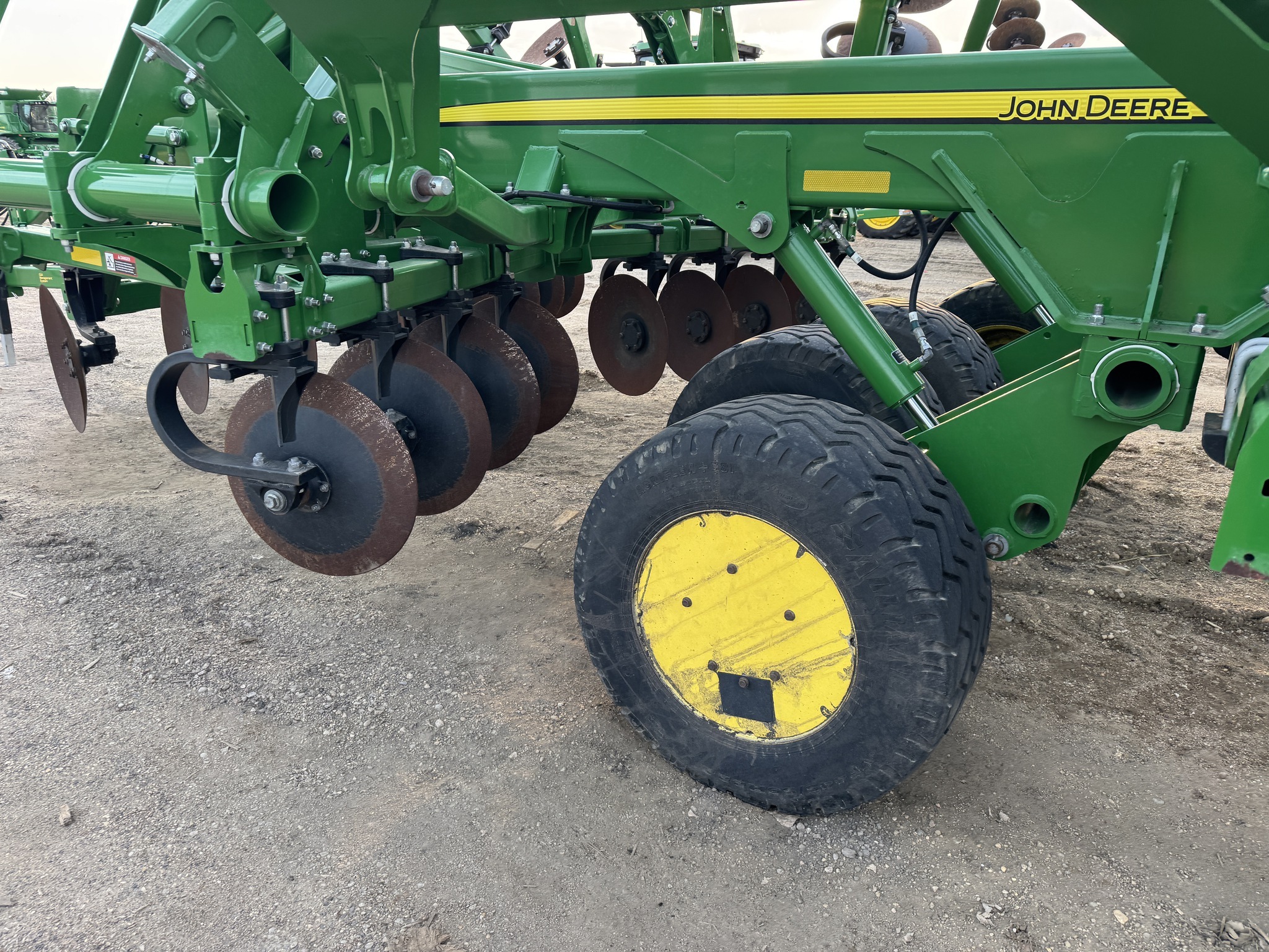 2024 John Deere 2730 Disk Chisel