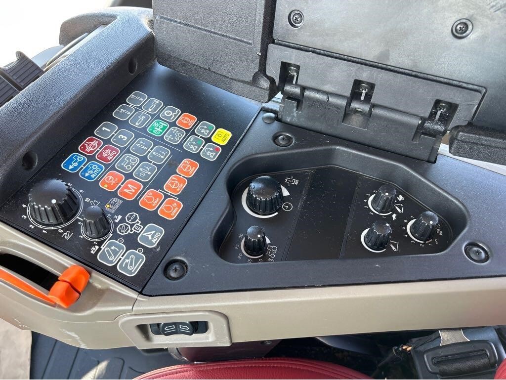 2018 Case IH Magnum 380 Rowtrac CVT Tractor