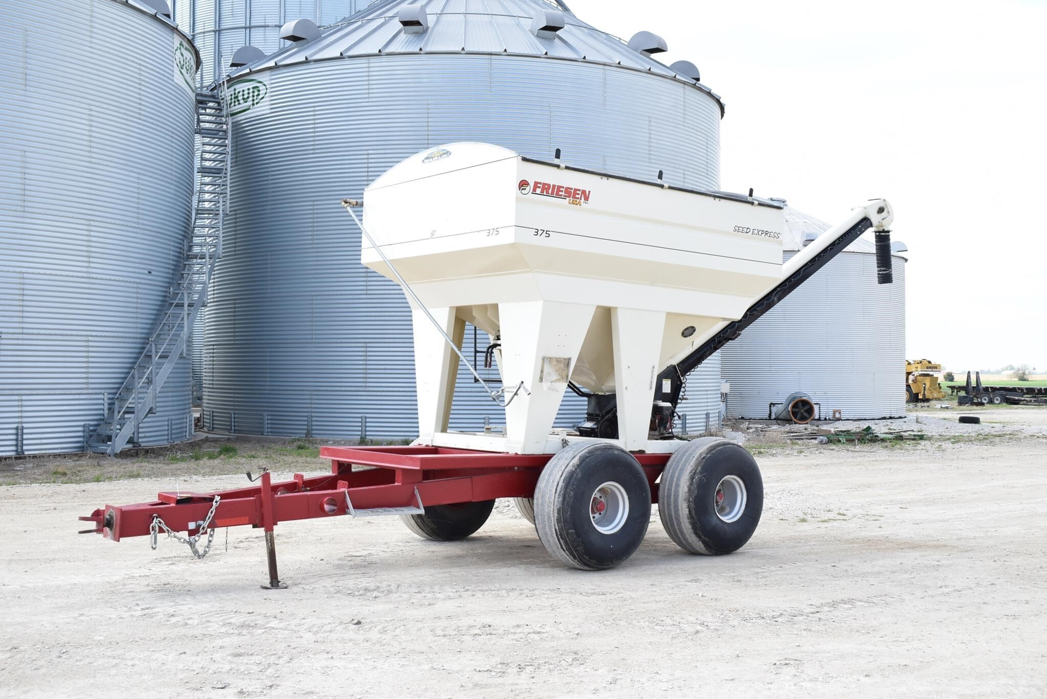  Friesen 375 Seed Tender