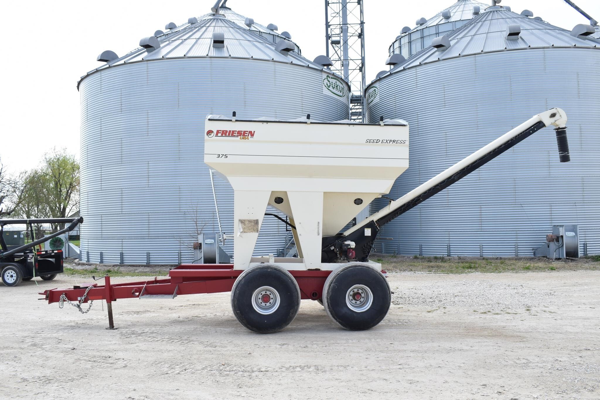  Friesen 375 Seed Tender