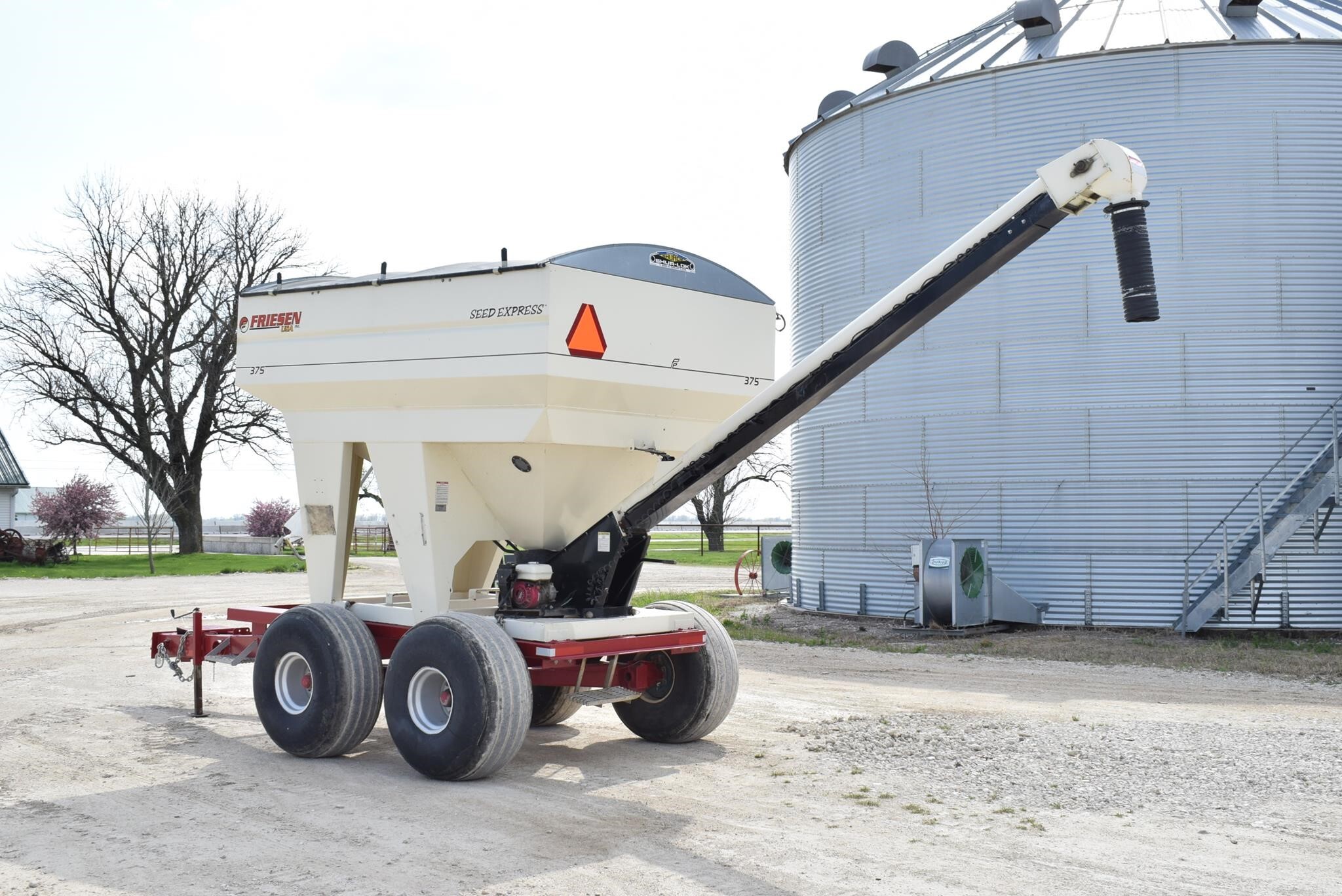  Friesen 375 Seed Tender