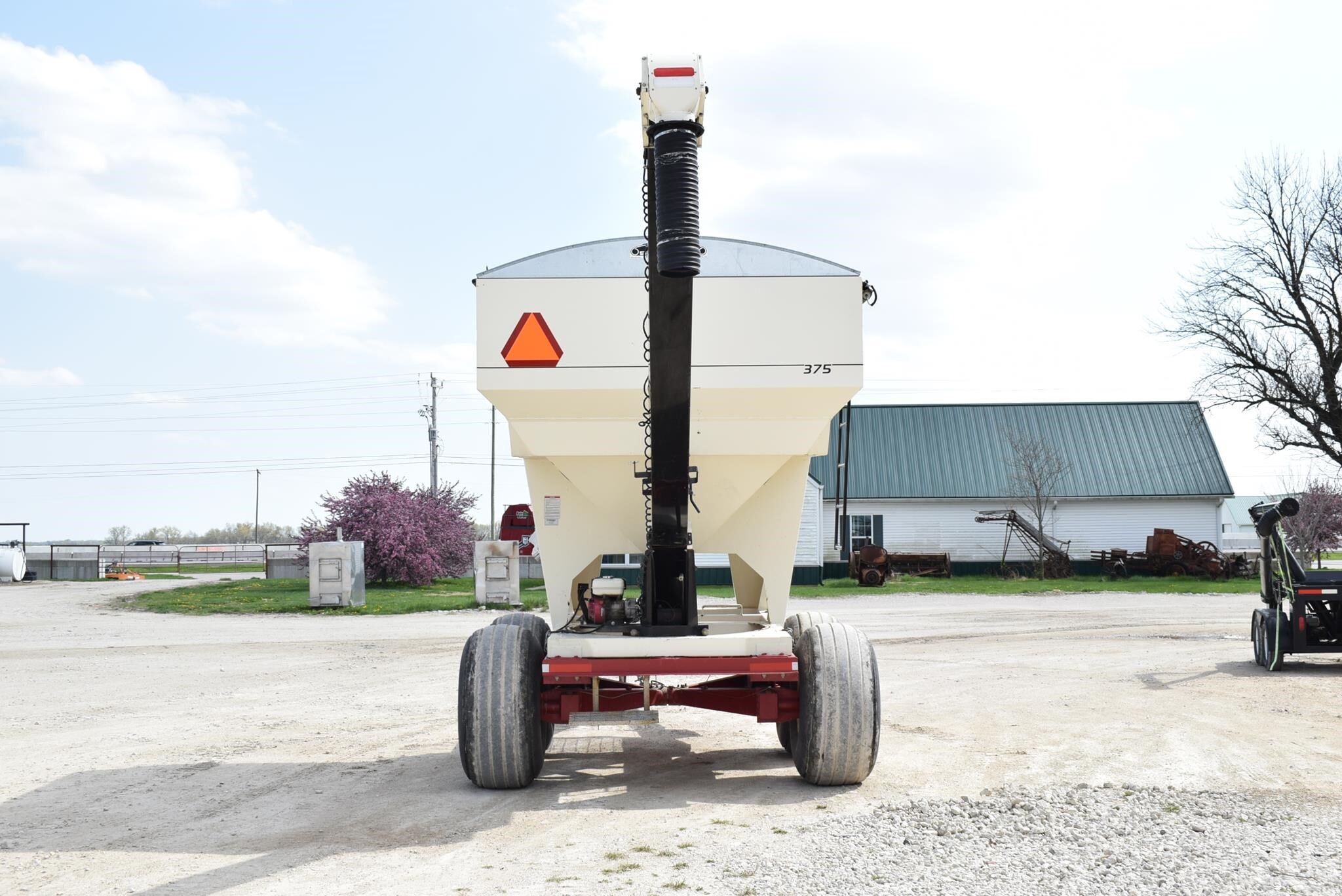  Friesen 375 Seed Tender