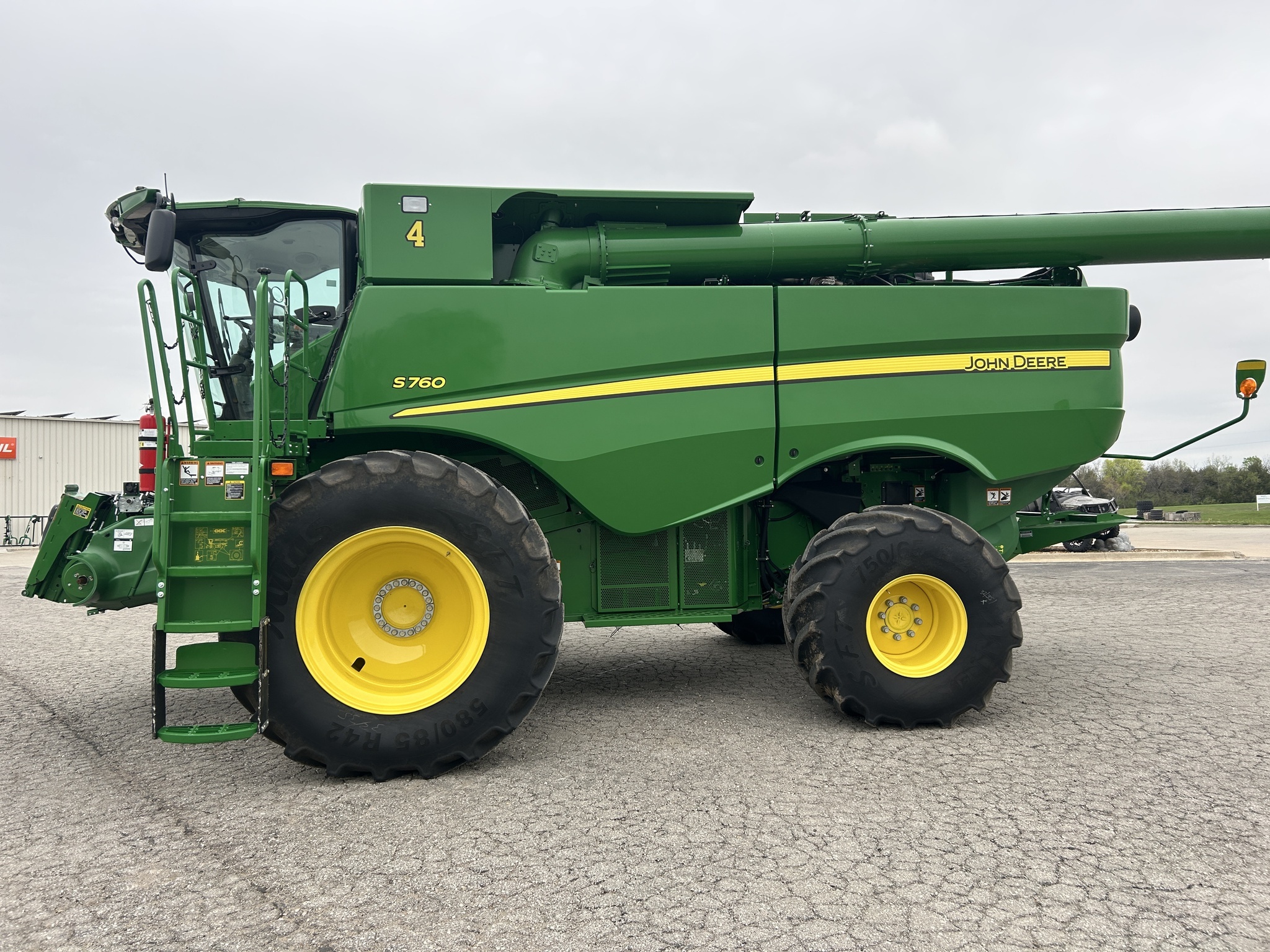 2023 John Deere S760 Combine