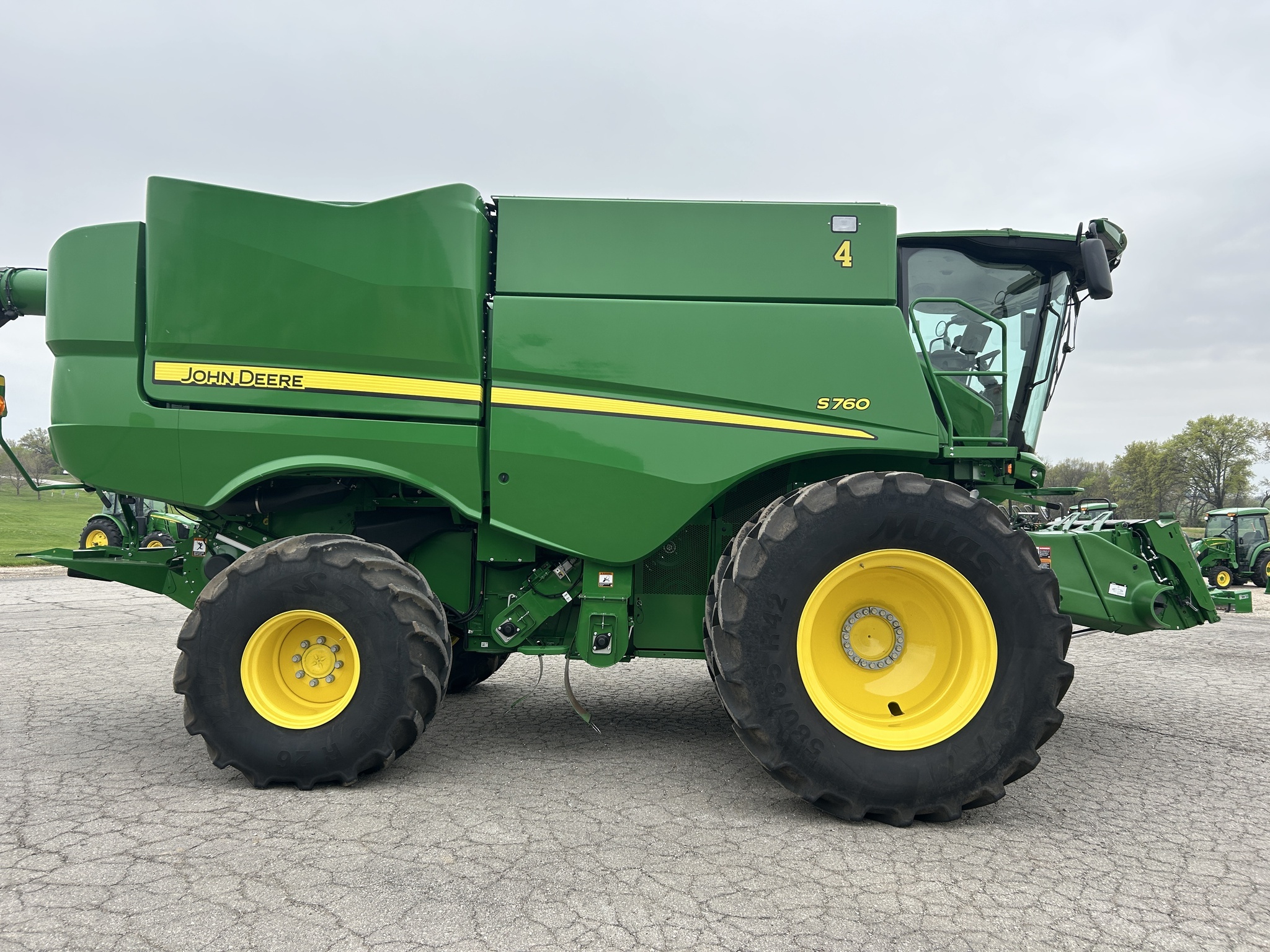 2023 John Deere S760 Combine