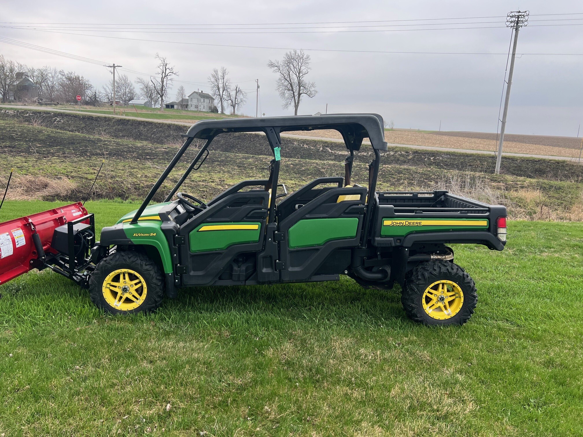 2018 John Deere XUV 825M S4 ATVs and Utility Vehicle