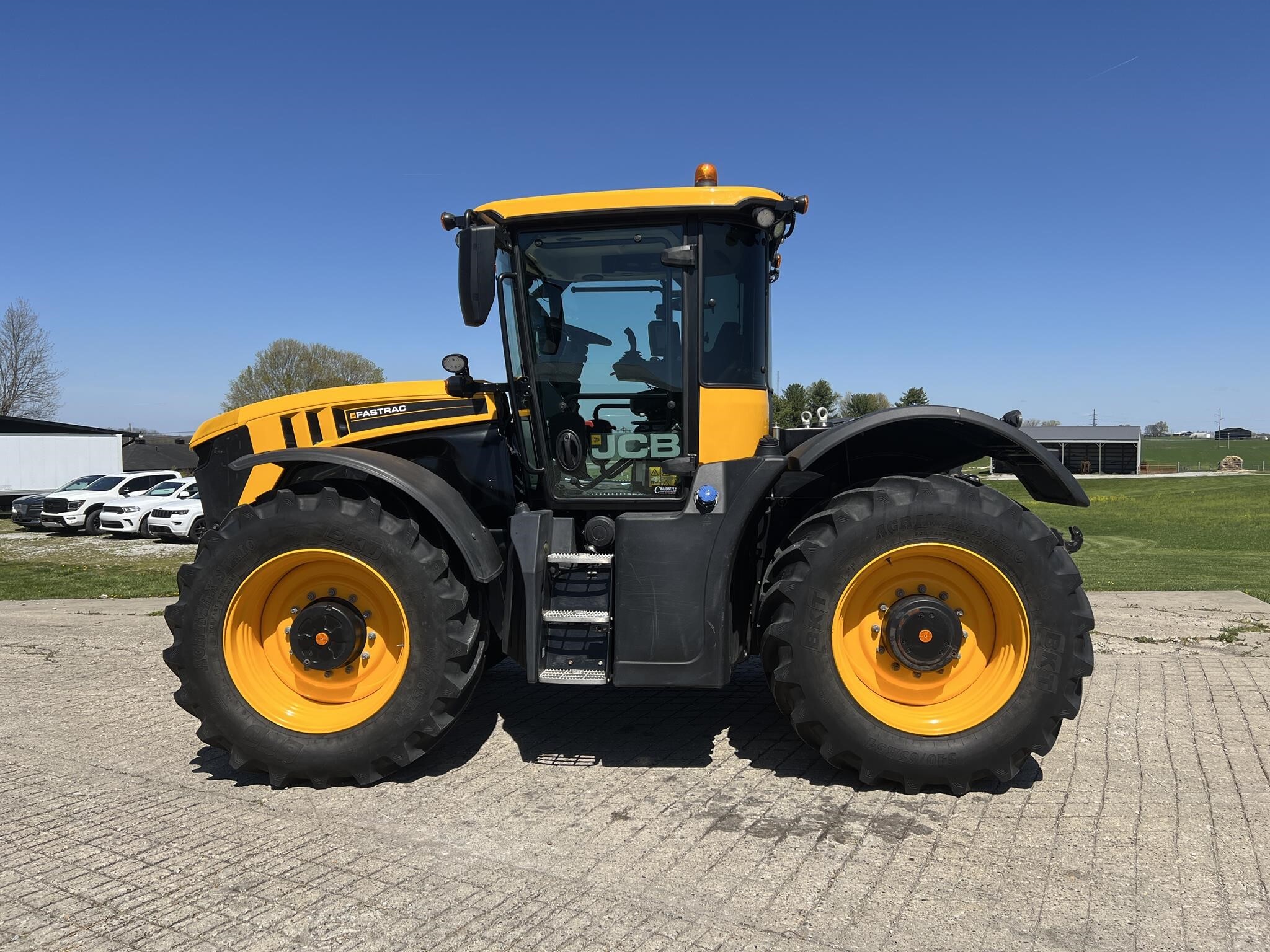 2020 JCB Fastrac 4220 Tractor