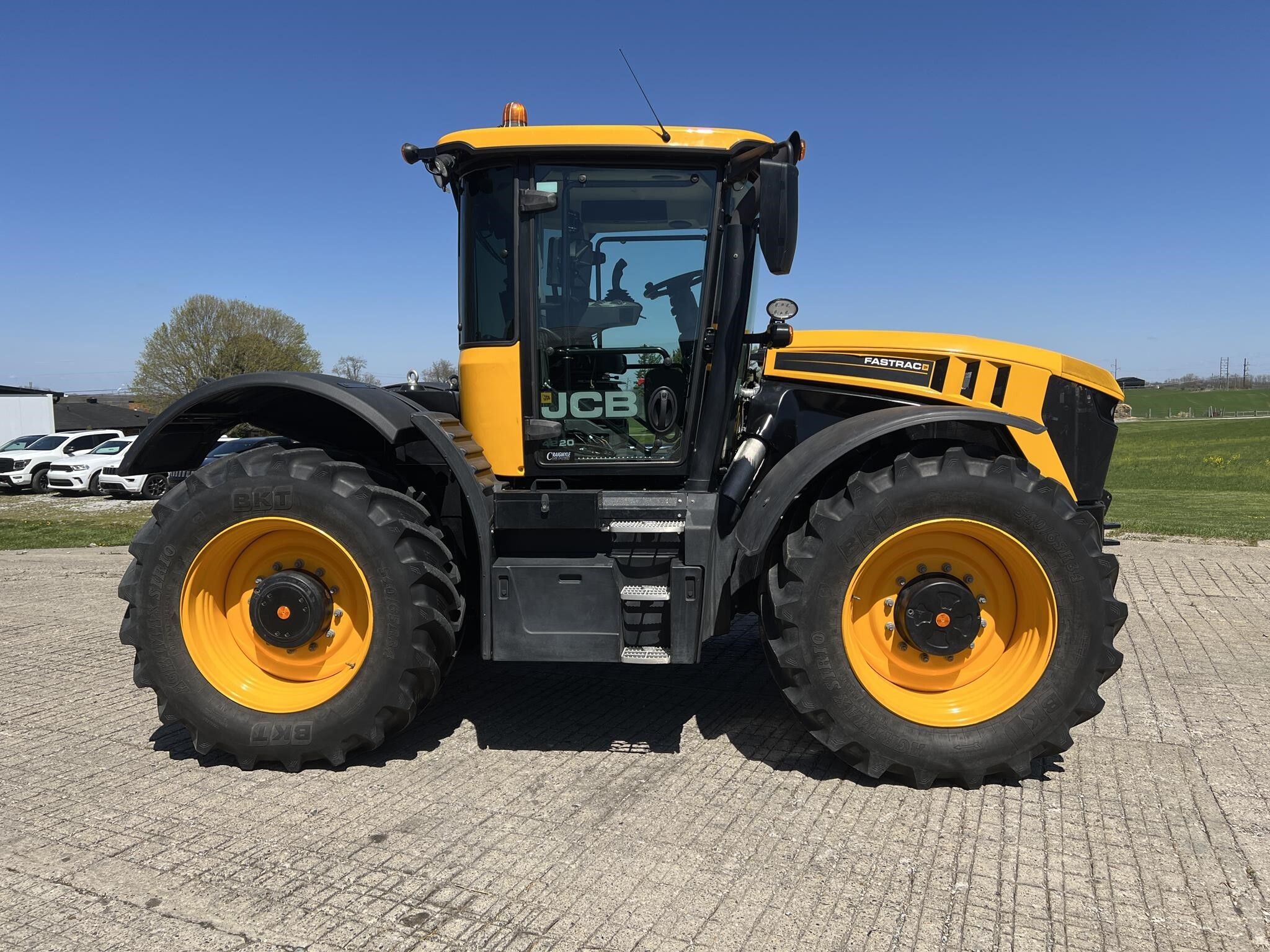 2020 JCB Fastrac 4220 Tractor