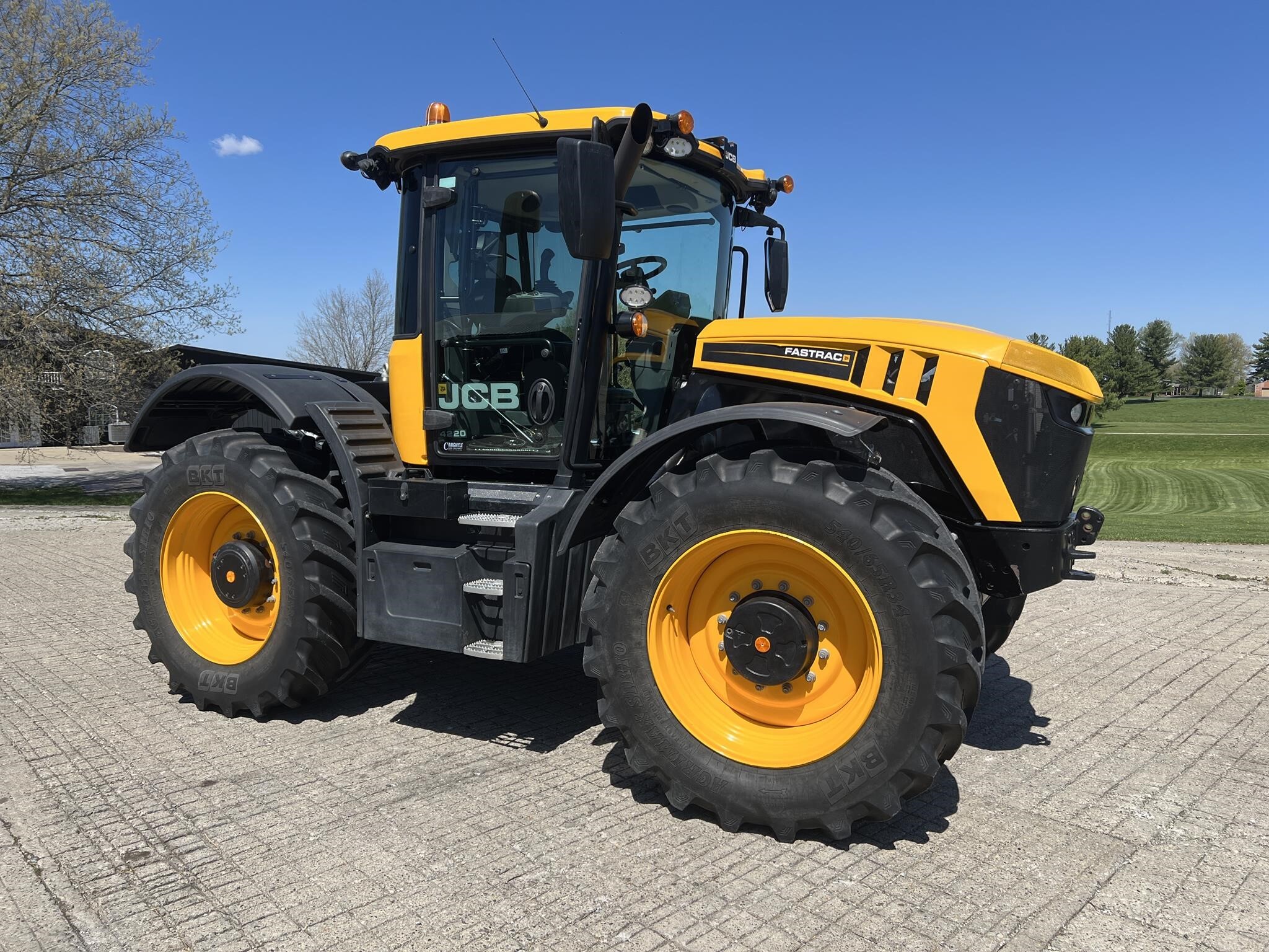 2020 JCB Fastrac 4220 Tractor