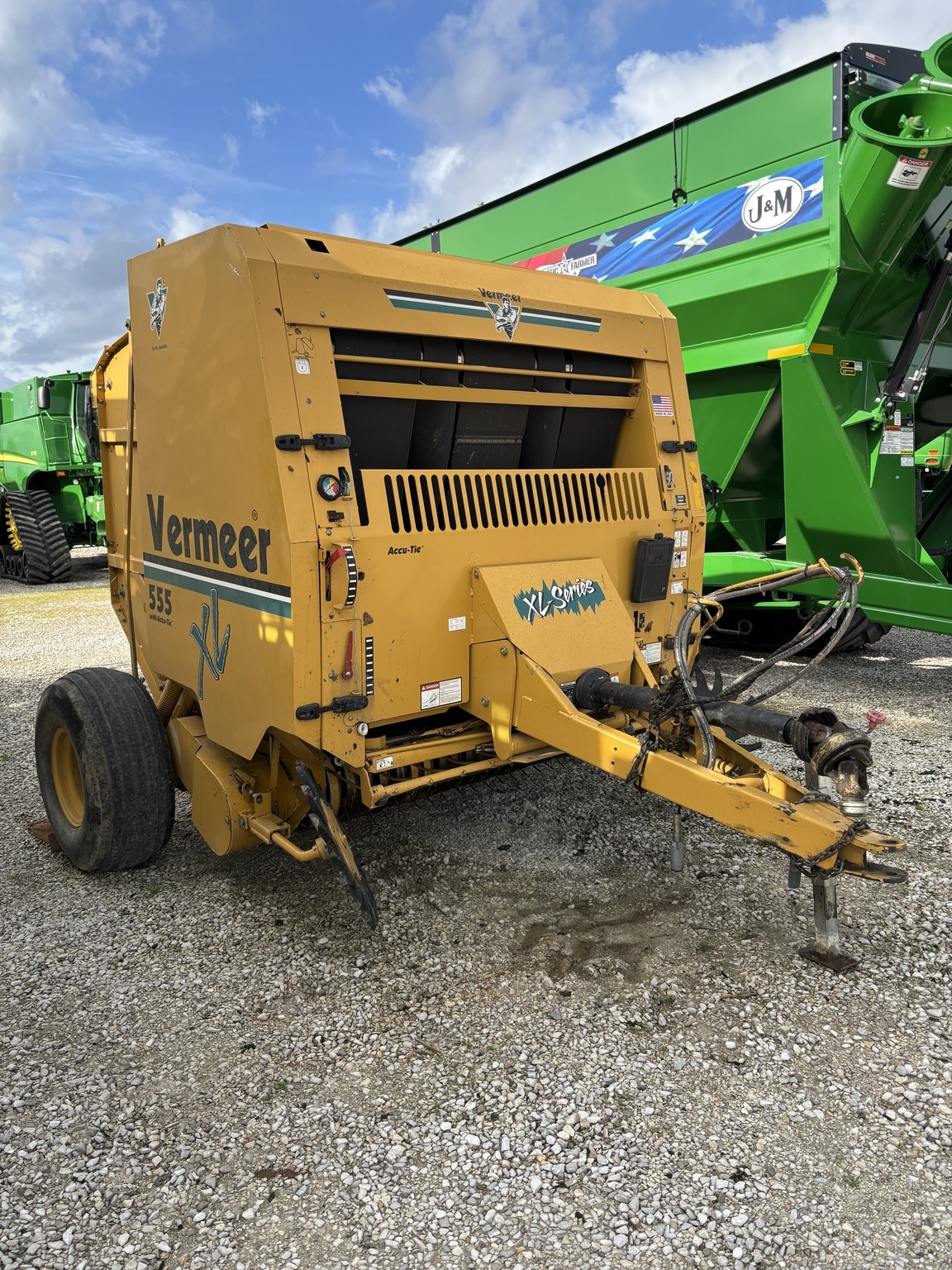2005 Vermeer 555XL Round Baler