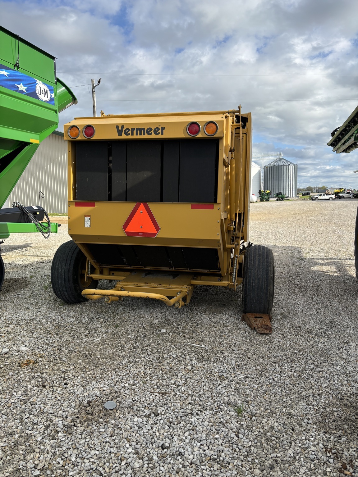 2005 Vermeer 555XL Round Baler