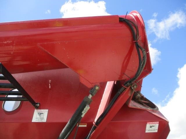  J&M 1325-22S Grain Cart