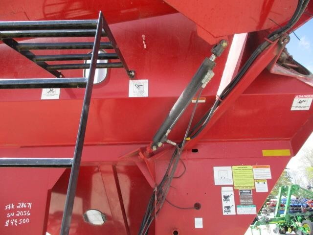  J&M 1325-22S Grain Cart