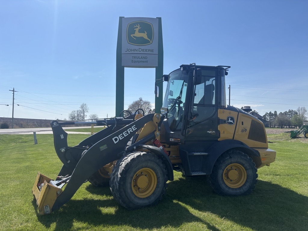 2022 John Deere 324L Front End Loader