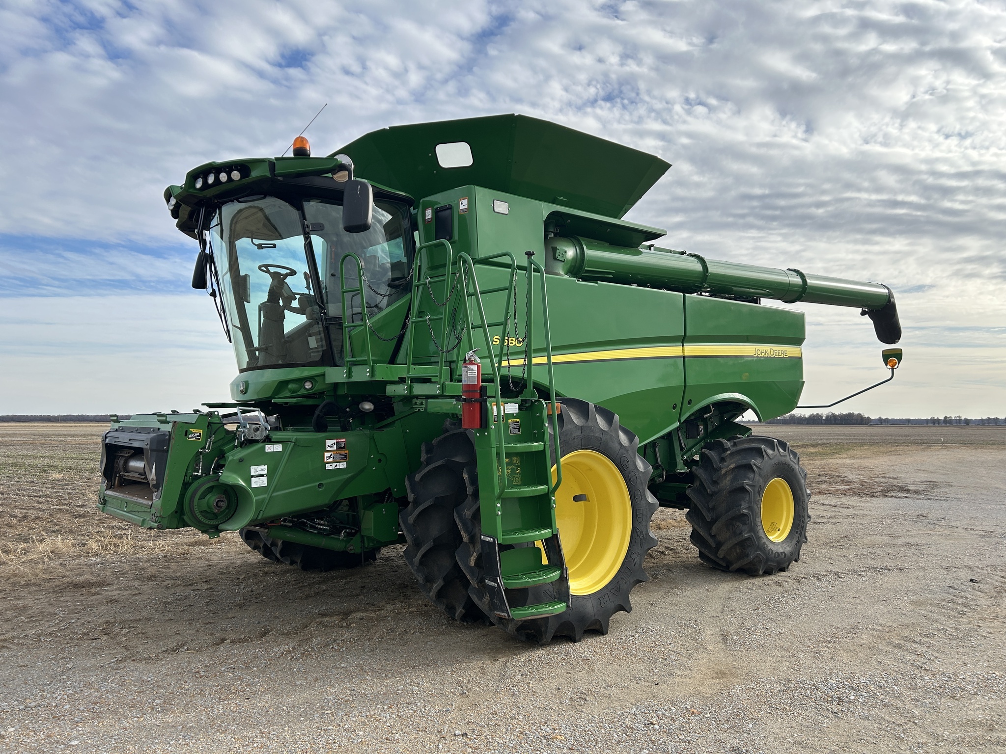 2016 John Deere S680 Combine