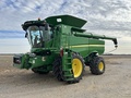 2016 John Deere S680 Combine